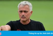 HLV Mourinho ra mắt Roma bằng trận thắng 10-0