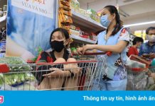 Xếp hàng 3 tiếng vẫn chưa đến lượt thanh toán ở siêu thị