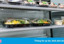 Nhiều siêu thị TP.HCM gặp khó khi bán thực phẩm chế biến sẵn