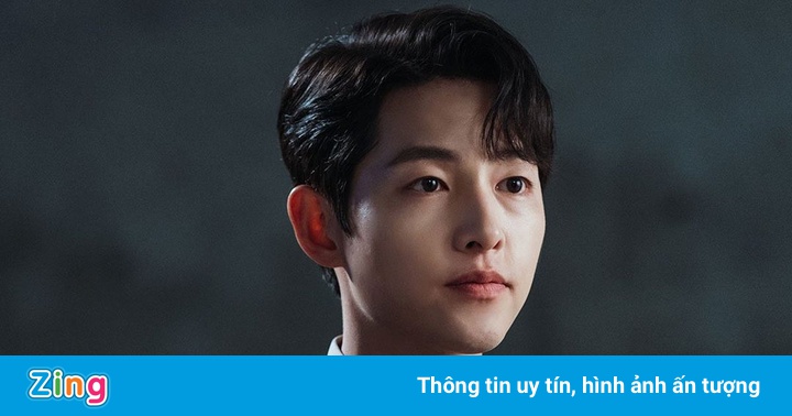 Song Joong Ki cho sửa đường trái phép, gây tai nạn xe