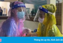 Á hậu Kiều Loan, Ngọc Thảo đội mưa tiếp tế một tấn gạo cho người dân