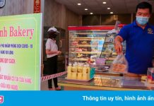 Chủ hàng căng dây giữ khoảng cách 2 m với khách ở TP Tam Kỳ