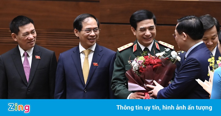 Trình nhân sự 4 phó thủ tướng và 22 bộ trưởng, trưởng ngành