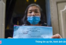 Người dân TP.HCM bắt đầu đi chợ, siêu thị theo ngày