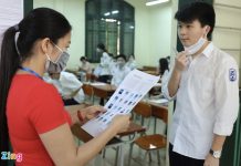 Thí sinh chỉ được cởi khẩu trang khi kiểm tra chứng minh nhân dân Thi tot nghiep THPT 2021 anh 1