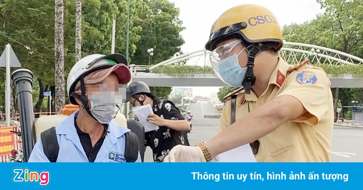 Cầm phiếu hết hạn đi chợ, nam thanh niên bị phạt 2 triệu đồng Cầm phiếu hết hạn đi chợ, nam thanh niên bị phạt 2 triệu đồng