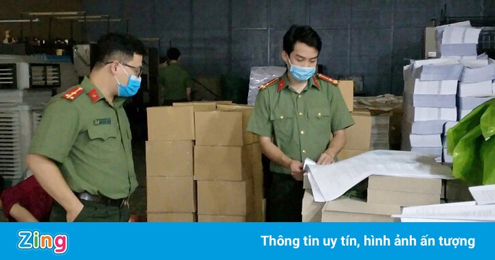Đột kích 2 xưởng có dấu hiệu in lậu gần 50.000 cuốn sách Đột kích 2 xưởng có dấu hiệu in lậu gần 50.000 cuốn sách