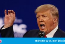 Ông Trump chỉ trích ông Biden ‘không yêu nước’ vì hủy bắn pháo hoa