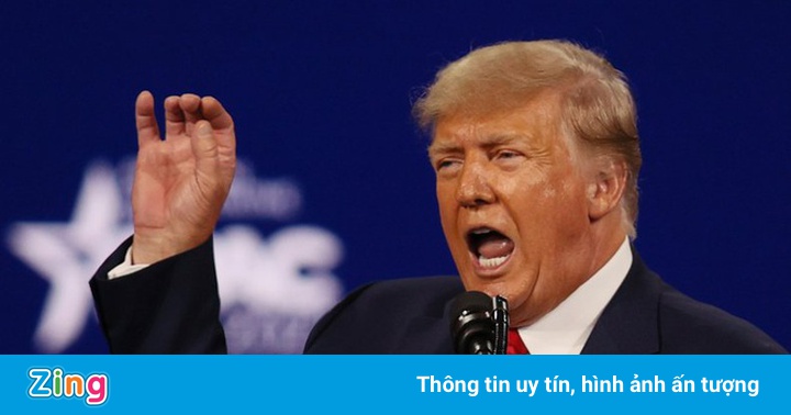 Ông Trump chỉ trích ông Biden ‘không yêu nước’ vì hủy bắn pháo hoa