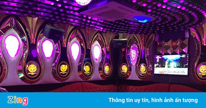 Thư ký tòa án dương tính với ma túy trong quán karaoke Thư ký tòa án dương tính với ma túy trong quán karaoke