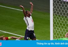 Hai khoảnh khắc vô duyên của Sterling