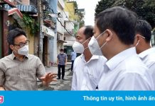 Phó thủ tướng Vũ Đức Đam kiểm tra BV dã chiến, siêu thị tại TP.HCM