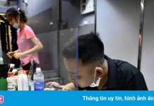 Tranh thủ ăn bún bò Nam Bộ trước giờ Hà Nội dừng một số dịch vụ