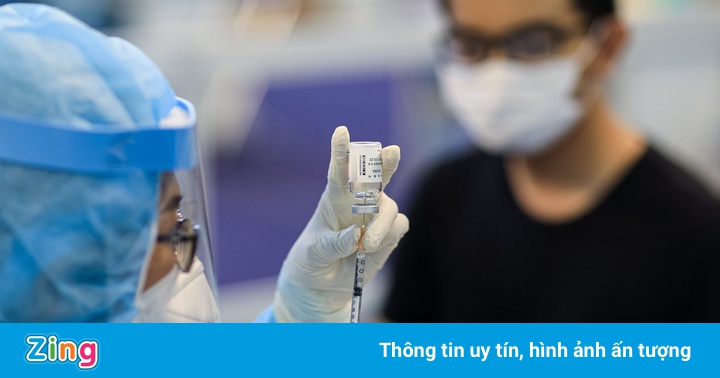 Bộ trưởng Y tế: ‘Vaccine về đến đâu, TP.HCM cần tiêm hết đến đó’