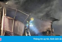 Hỏa hoạn trong đêm ở TP.HCM, 2 căn nhà bị thiêu rụi