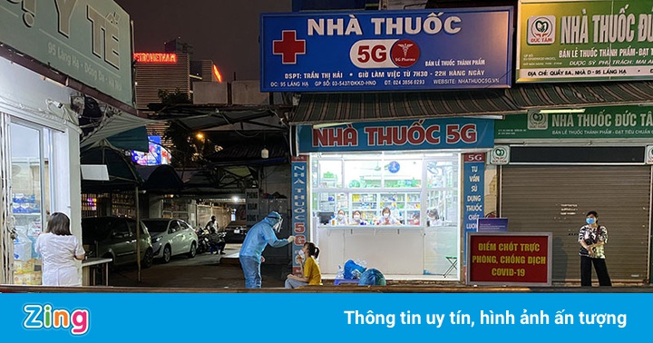 Phong tỏa tạm thời nhiều cửa hàng thuốc liên quan ca F0 tại Hà Nội