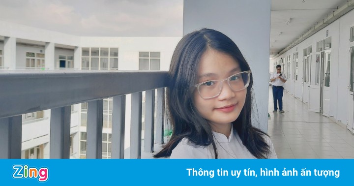 Quay video im lặng học bài, nữ sinh được chú ý trên mạng xã hội Quay video im lặng học bài, nữ sinh được chú ý trên mạng xã hội
