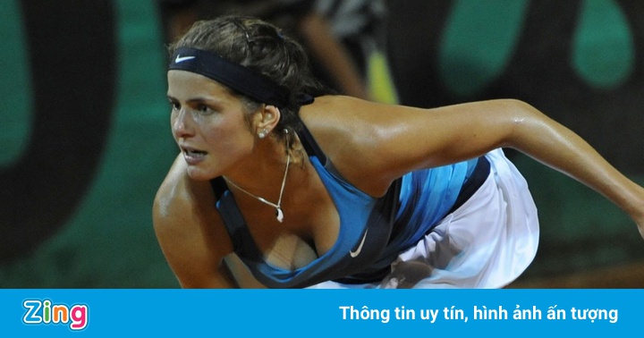 Quần bảo hộ ren và trang phục tennis nữ bị chê thiếu vải