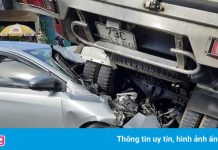 Ôtô con bị đè bẹp sau vụ tai nạn liên hoàn