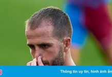 Barca bất lực với 2 cầu thủ thừa thãi