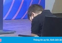 Con trai Messi buồn bã trong buổi họp báo