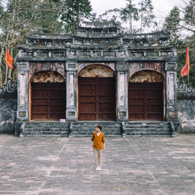 Lăng Minh Mạng: “Lạc trôi” vào không gian của những đền đài uy nghi mang nét đẹp thời gian - 4