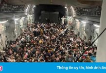 Chở hơn 800 hành khách rời Kabul, chiếc C-17 thành tâm điểm chú ý
