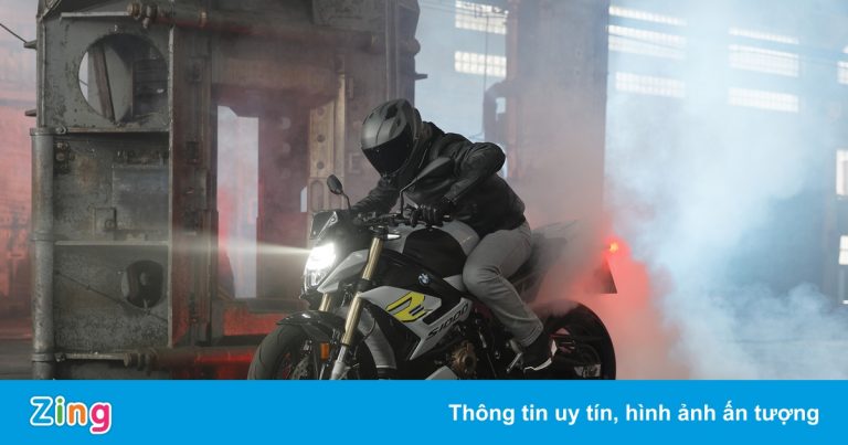 BMW S1000R 2021 ra mắt ở Malaysia, giá từ 24.916 USD