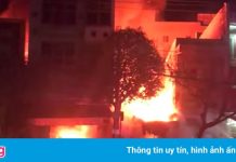 4 căn nhà cháy lúc rạng sáng