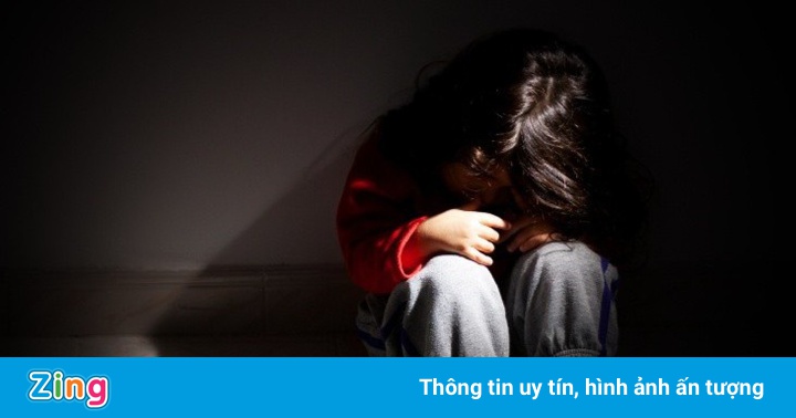 Mẹ dạy con nói dối trước tòa, bao che việc bị cha xâm hại ở Hong Kong