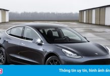 Giám đốc Google tố Tesla tự ý trừ tiền của chủ xe