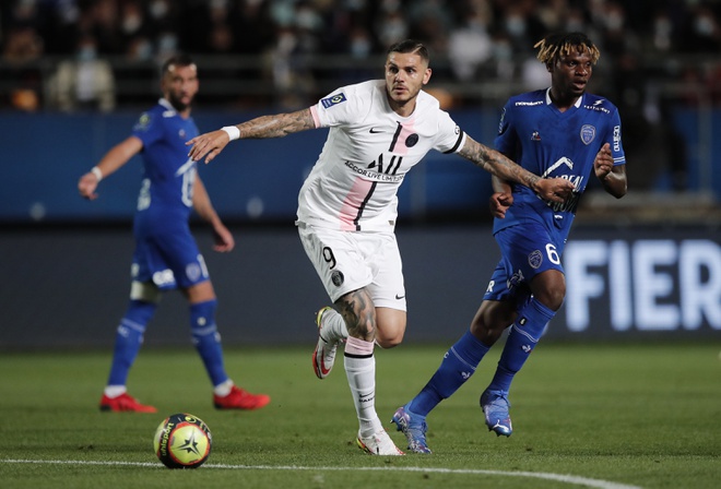 PSG cong bo Messi anh 10