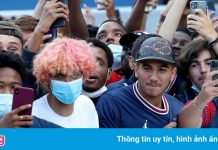 Cổ động viên PSG phấn khích vì Messi