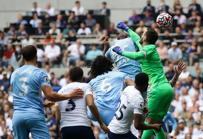 Tottenham dau Man City anh 15