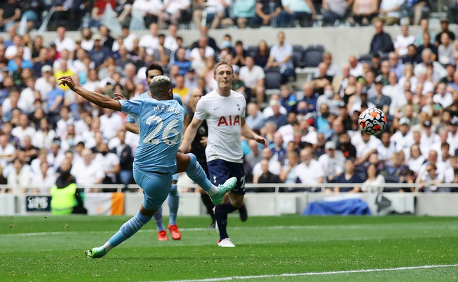 Tottenham dau Man City anh 9