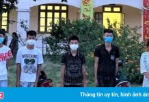 Ném mã tấu vào công an khi bị truy đuổi