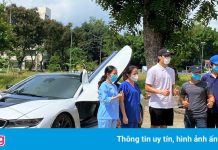 Thủ môn Tiến Dũng và bạn bè dùng xe sang hỗ trợ chống dịch tại TP.HCM