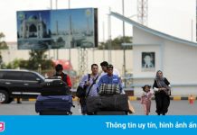 Lối thoát duy nhất khỏi Kabul bị vây hãm