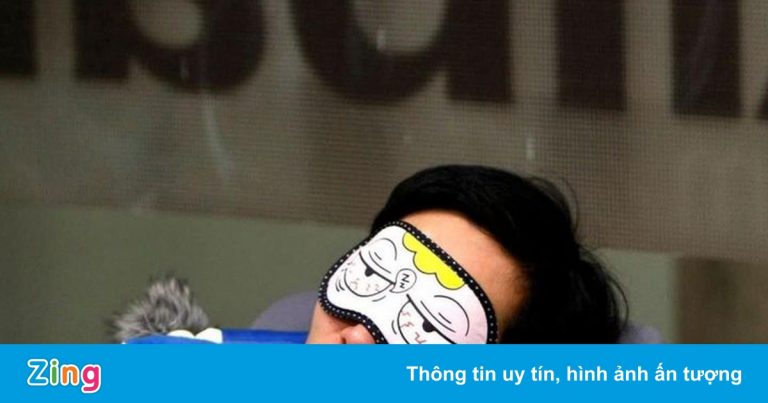 Giới trẻ châu Á học theo phong trào ‘nằm yên’, mặc kệ sự đời