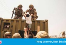 7 người thiệt mạng trong đám đông gần sân bay Kabul