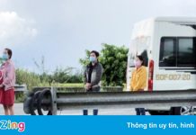 Người phụ nữ đeo khăn tang giả dương tính nCoV