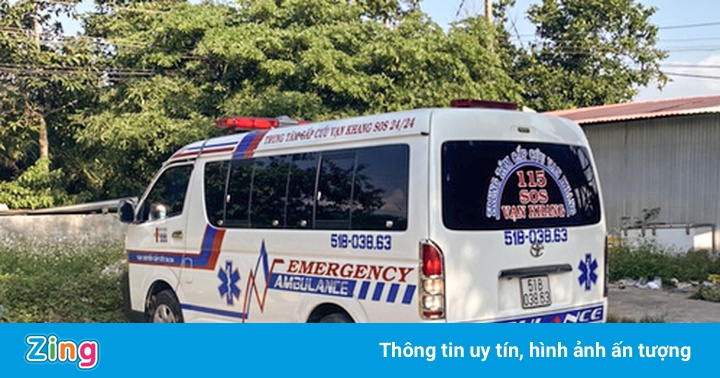 Xe cấp cứu chở người trái phép từ vùng dịch về với giá 3,5 triệu Xe cấp cứu chở người trái phép từ vùng dịch về với giá 3,5 triệu