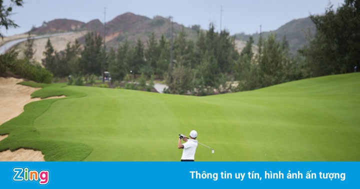 Tạm đình chỉ phó cục trưởng Cục Thuế đi đánh golf khi giãn cách xã hội