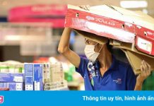 Nhân viên siêu thị ở TP.HCM lưu thông sau 18h phải có thẻ nhận diện