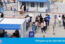 Thượng Hải cách ly 120 người sau cụm dịch ở sân bay