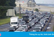 Hàng chục nghìn người Mỹ sơ tán khẩn cấp khi bão lớn sắp đổ bộ