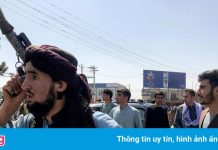 Taliban vác súng tới gõ cửa từng nhà, thúc giục người dân đi làm