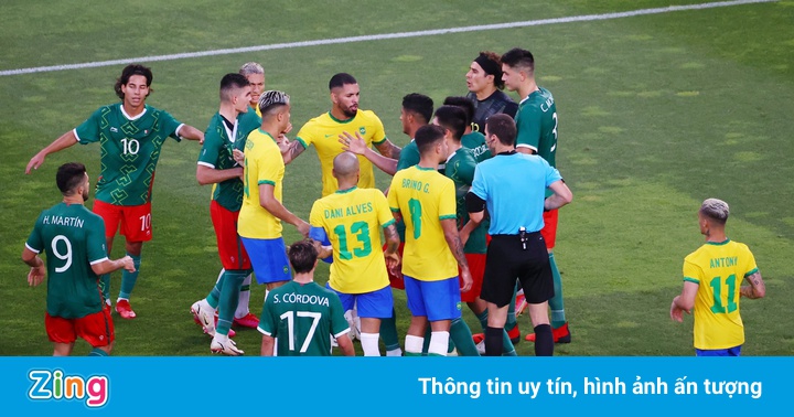 Cầu thủ Brazil và Mexico xô xát ở trận bán kết Olympic Cầu thủ Brazil và Mexico xô xát ở trận bán kết Olympic