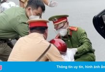 Cán bộ chốt kiểm soát dịch đưa bà bầu đi cấp cứu kịp thời