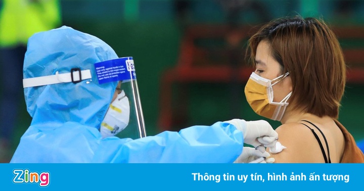 Từ công ty về nơi cư trú tiêm vaccine, tôi có vi phạm Chỉ thị 16?